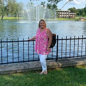 Meet your Posher, Angela